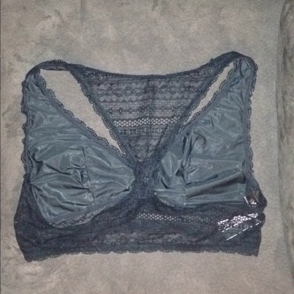 2 Vs bralette NWOT - Picture 4 of 5